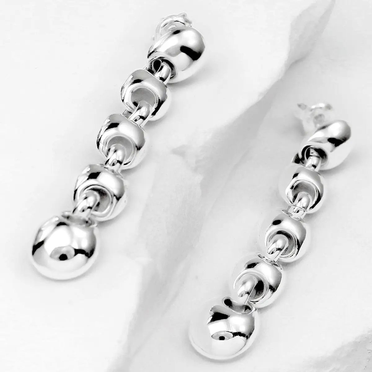 

Лето 2025 г., новые персонализированные уникальные серьги-подвески в форме золотых и серебряных бусин для женщин, ювелирные аксессуары, праздничные подарки