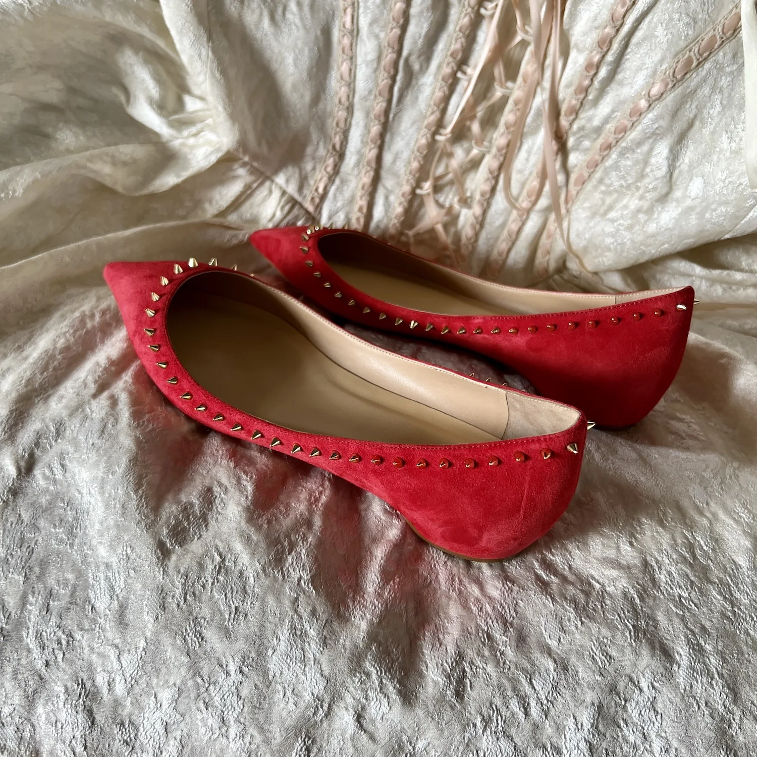 Summer High Quality Flat Bottom Riveted Women\'s Shoes with Shallow Mouth Genuine Leather Suede Style Pointed Rose Red Sole Shoes