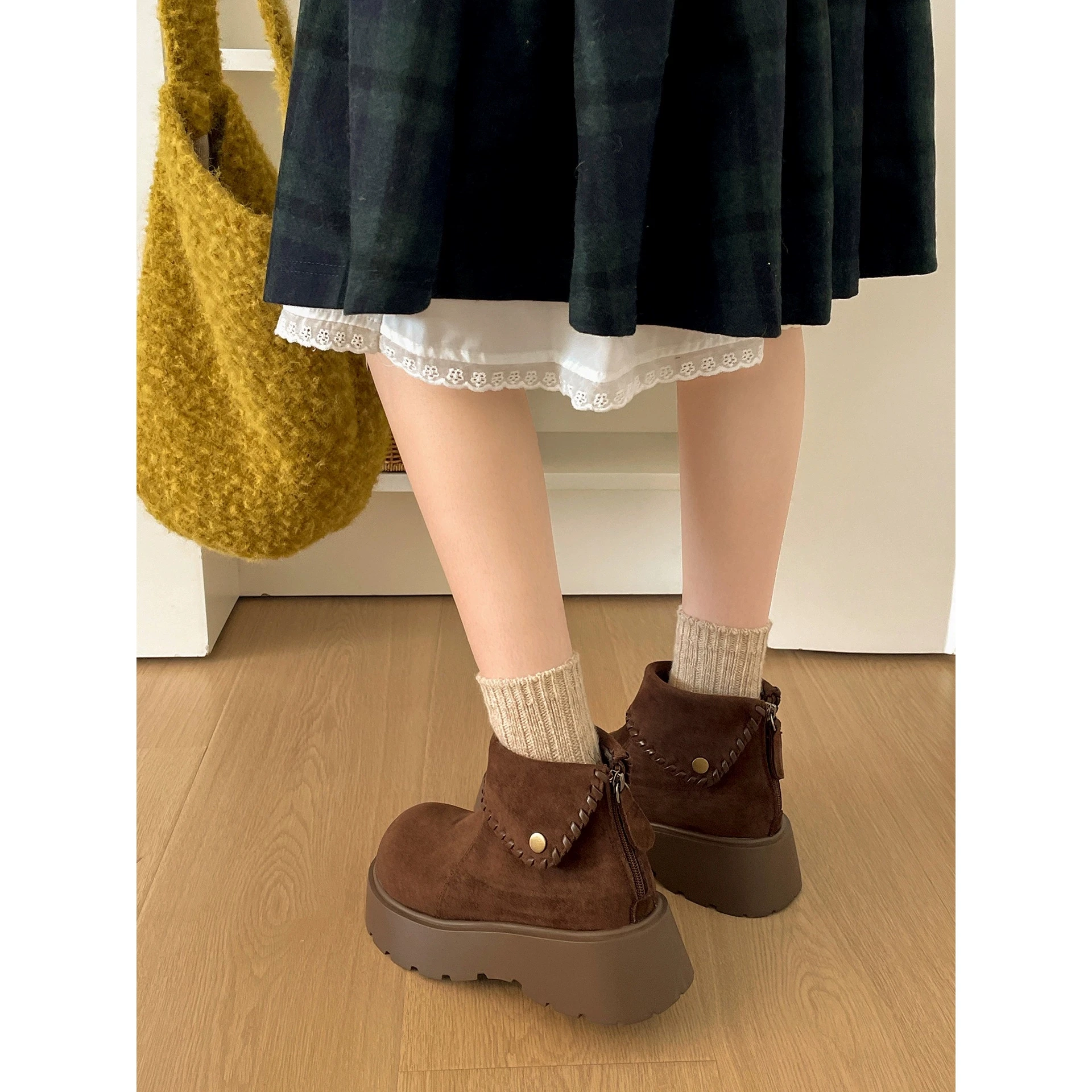 أحذية الثلوج سميكة القاع الشتاء الدافئة أحذية قصيرة جولة تو المطاط تسولي مقاوم للماء الفراء اصطف سستة إغلاق أحذية الشتاء #4