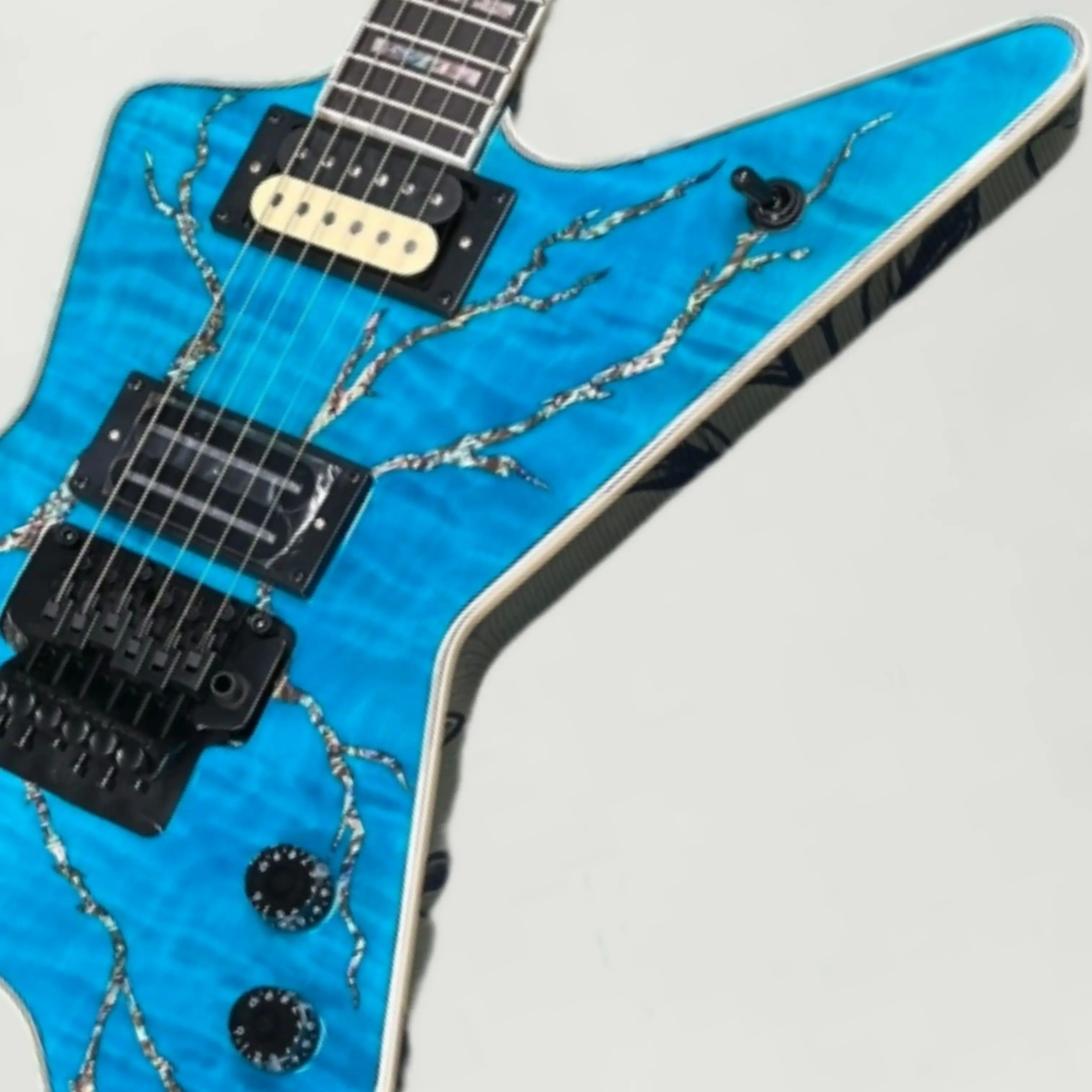 Blue Electric Guitar , Powerful And Balanced Tone Guitars, Ideal Modern Metal And Shred Players Guitarra