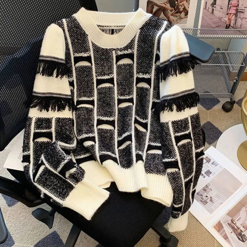 New Autumn and Winter Vintage Contrast Color Round Neck Fashion Tassel Loose Versatile Reduced Age Knitted Long Sleeve Sweater