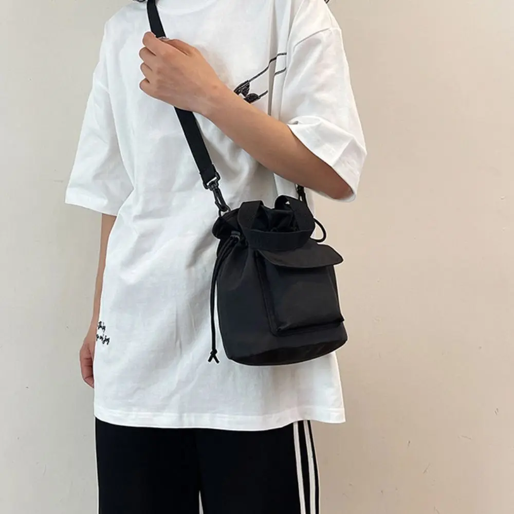 

Leisure Lightweight Shoulder Bag with Pocket Commute Oxford Drawstring Bag Large Capacity Fashion Crossbody Bag Unisex