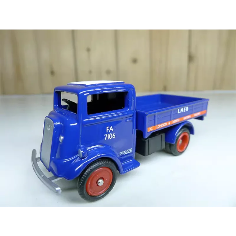 

Diecast CORGI 1:76 Scale Original Package 7V Truck LNER British Alloy Car Model Collectible Toy Gift Souvenir Display Ornament