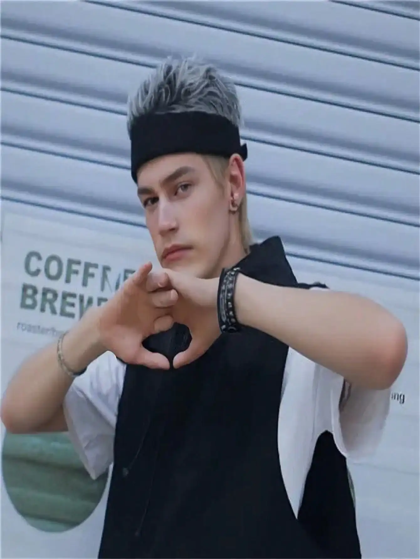 Personalisierte Herren-Strickmütze mit Perücke, Hip-Hop-Mode, randlose Mütze, Herren-Party-Cosplay-Zubehör