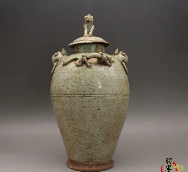 Chinese Celadon Porcelain Pot Song Longquan Kiln Carved Dragon Design 9.65 inch
