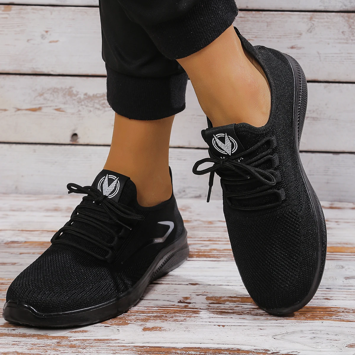Men Breathable Knitted Running Shoes Anti Slip Trainers Arch Support Shock Absorbing EVA Sole Low Top Lace Up Sports Footwear