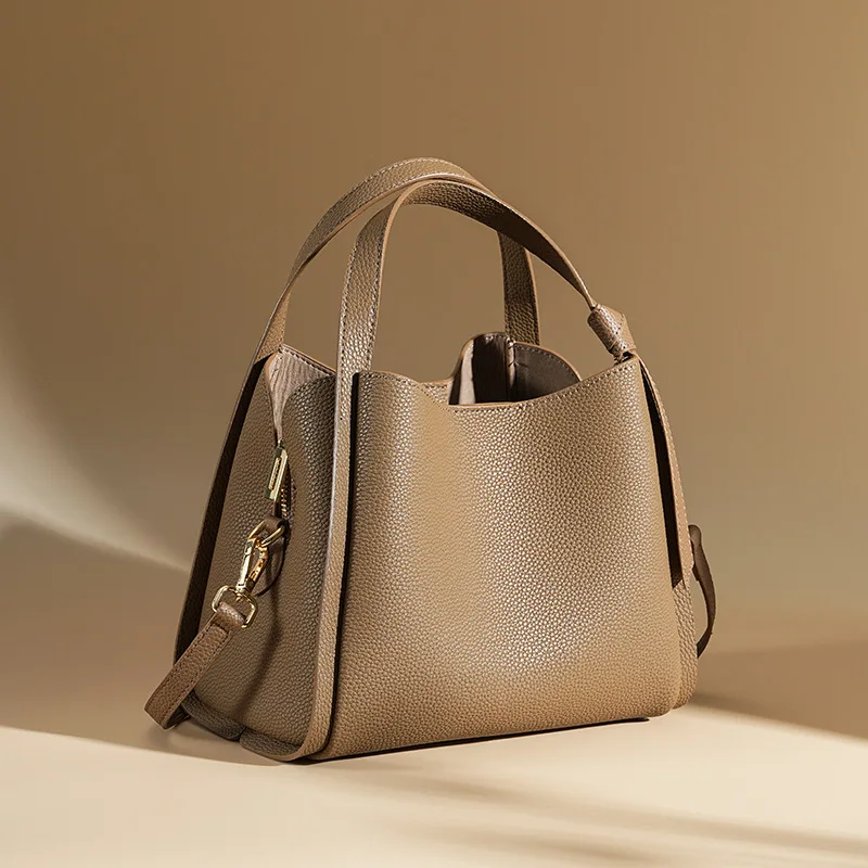 Genuine leather ladies large capacity handbag New cowhide high-grade vegetable basket crossbody bucket bag luxury bags