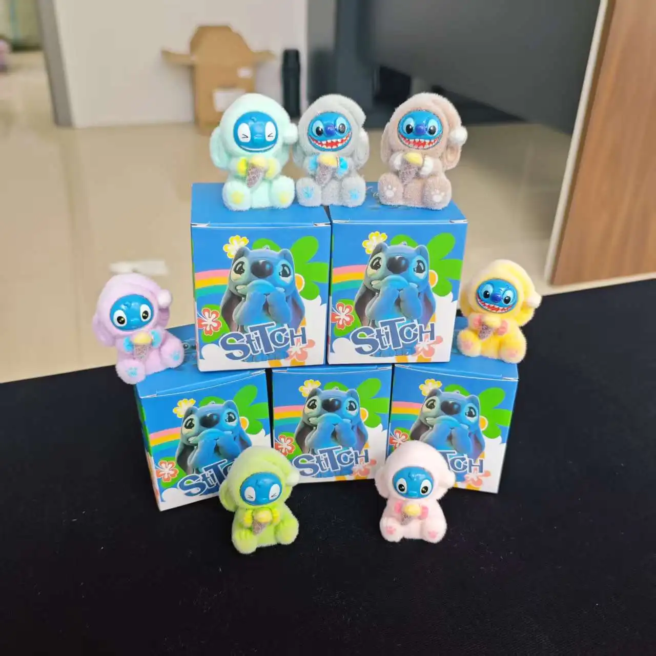 Disney Stitch Blind Box Figurki Stitcha Urocza Lilo i Stitch Lalka Niespodzianka Mystery Box Breloczek Zawieszka do Torby Dekoracja Prezent dla Dzieci