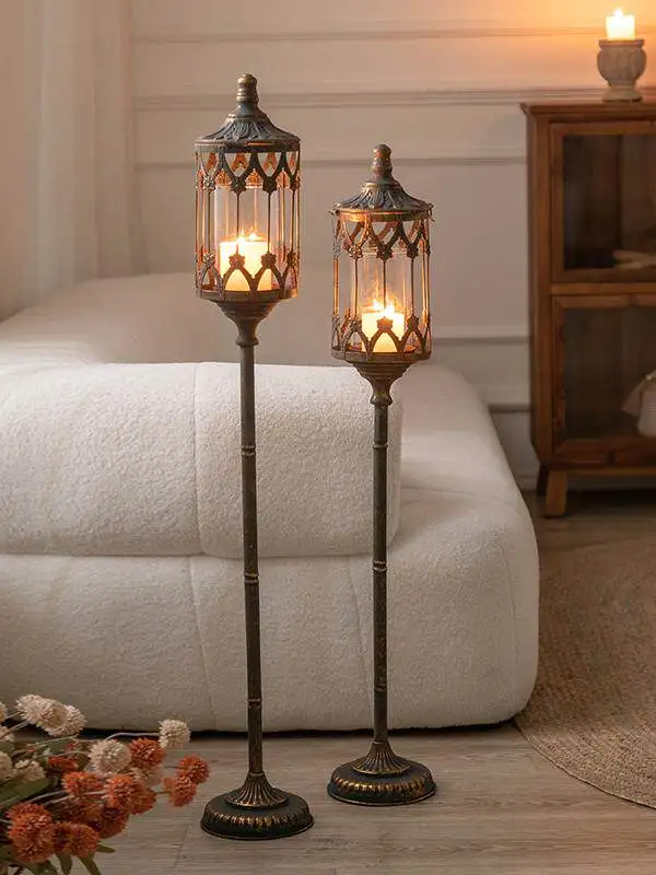 Vintage candlestick ornament, floor-standing iron art candle holder with a sense of ambiance