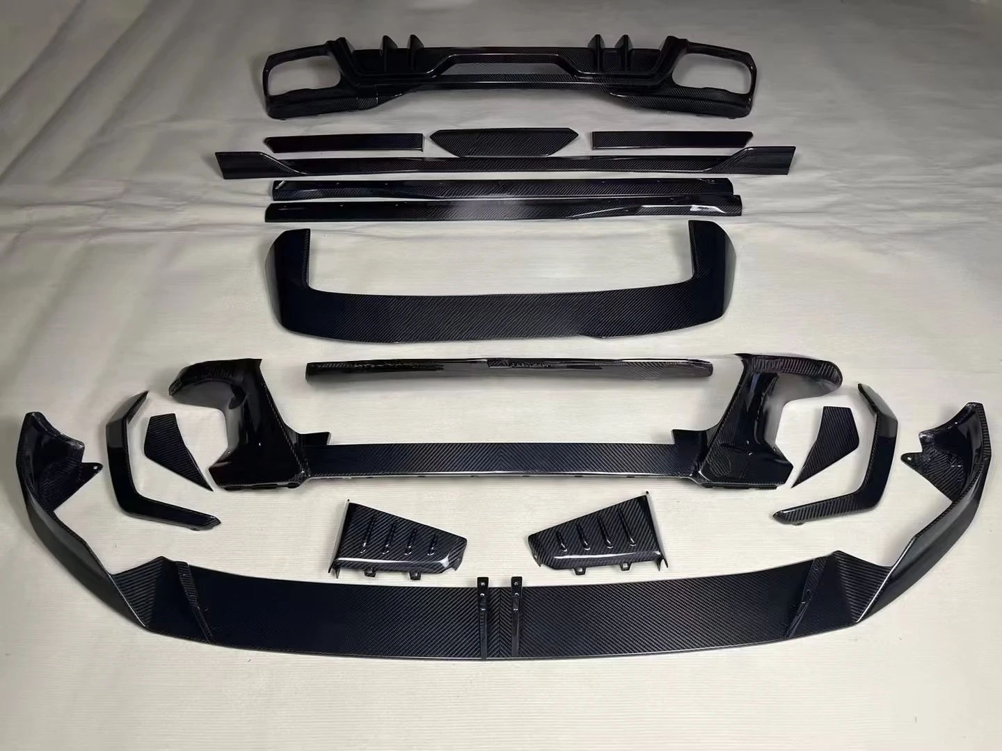 KXY LD Style Dry Carbon Full Set Bodykit for  X7 G07 M60i LCI New Front Bumper Lip Side Skirt Rear Diffuser Spoiler Polished