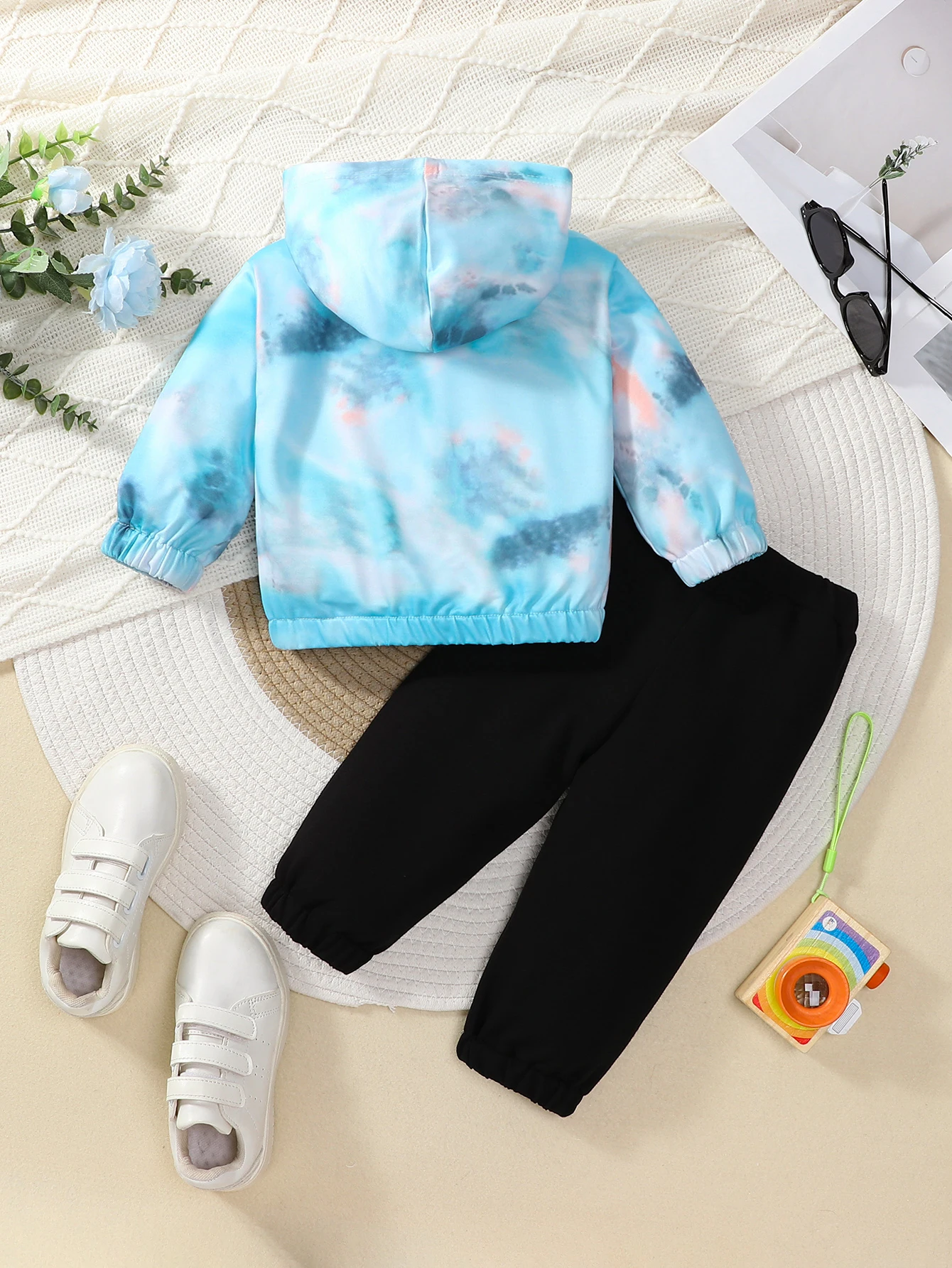 2-teiliges Set für Babys, modisch, lässig, mit Kapuze, langärmlig, mit Batikmuster, Oberteil und Hose, Herbst-Winter-Kleidung für Kinder – Detail 4