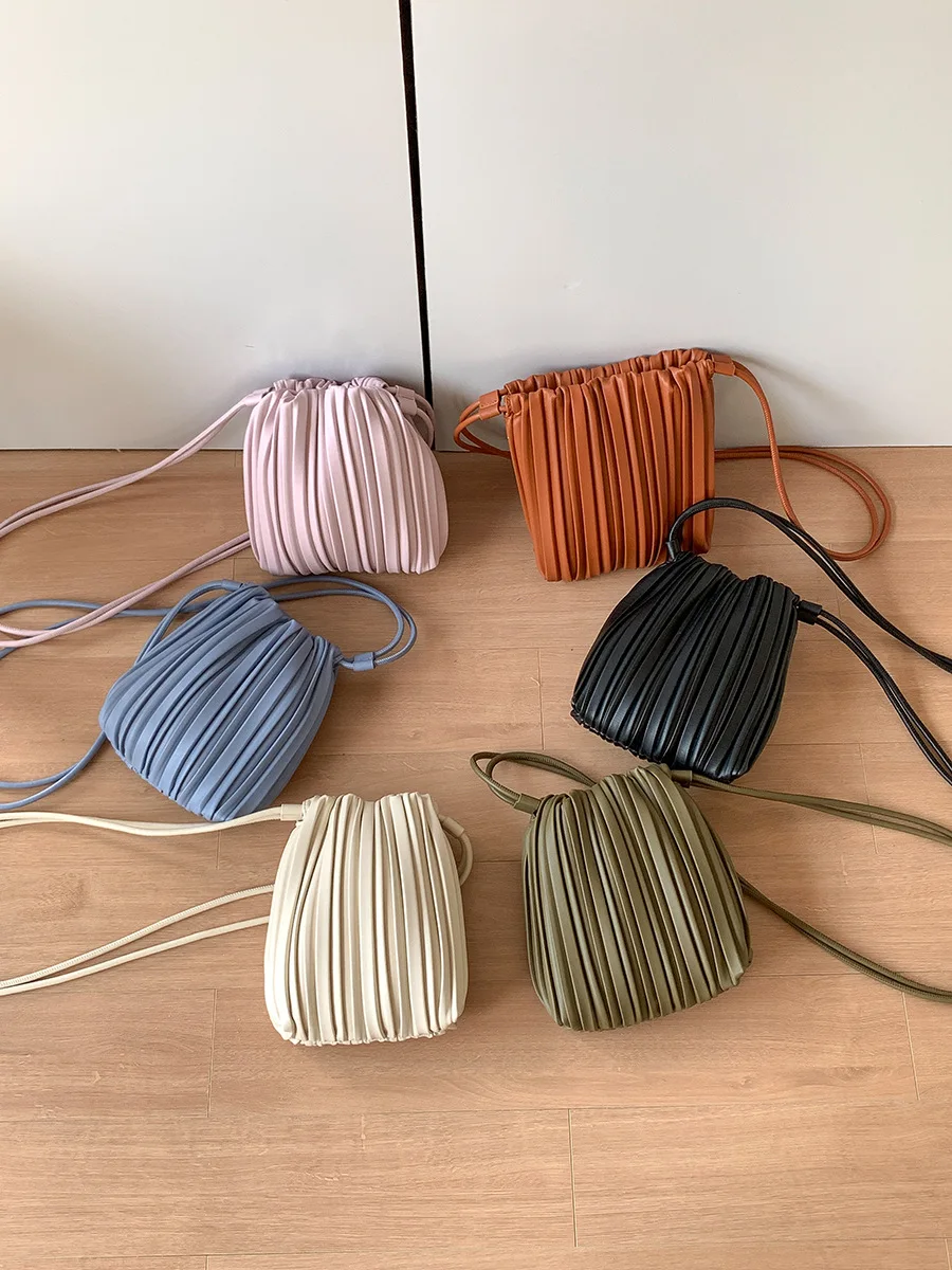 

Spring and Summer New Style Crossbody Bag Women's Soft Pu Leather Phone Bag High-End Pleated Versatile Small Square Lady Bag