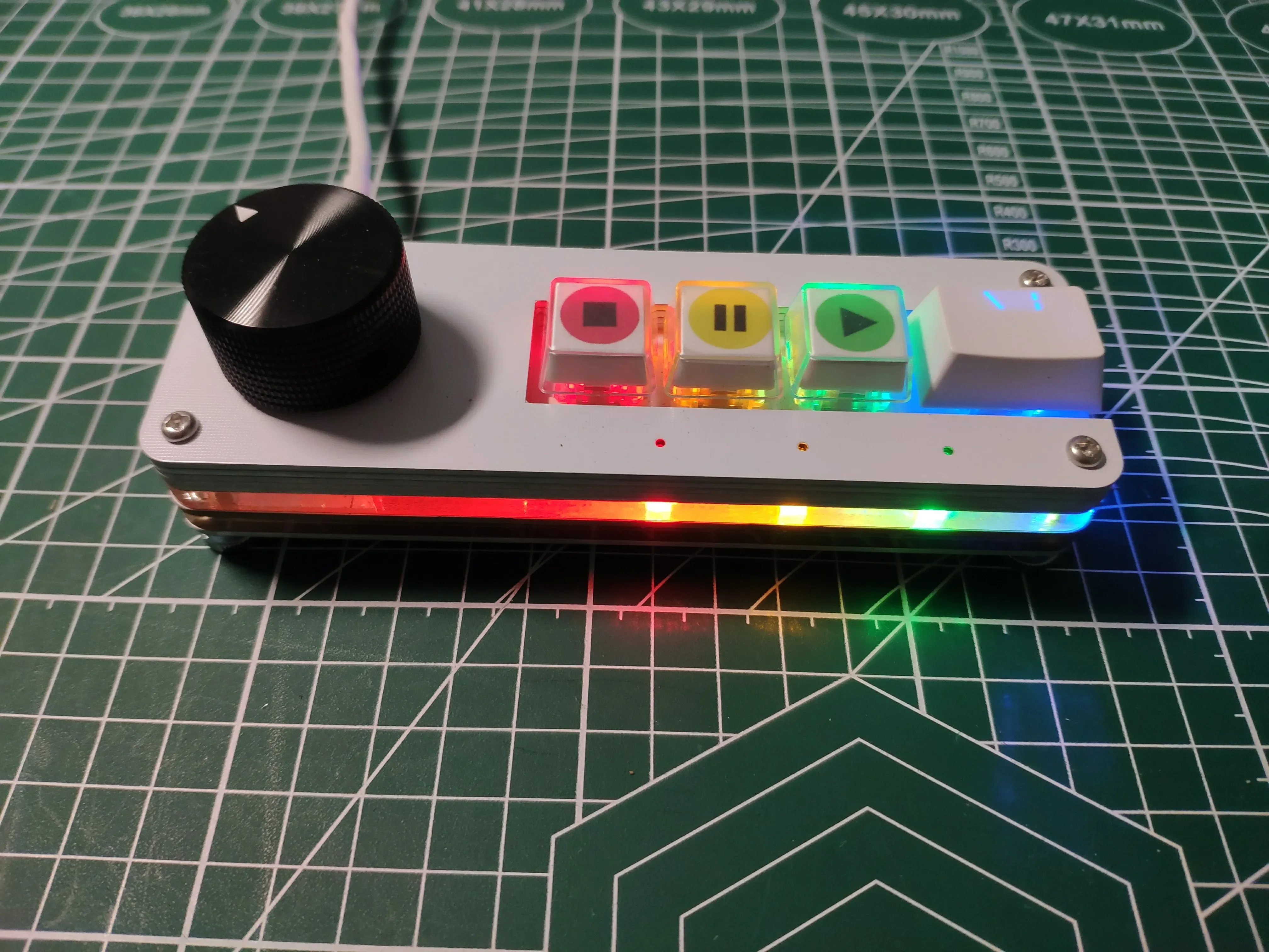 Controller multimediale QLab Tastiera multimediale Controller professionale Manopola a 4 tasti Controller di riproduzione musicale senza unità