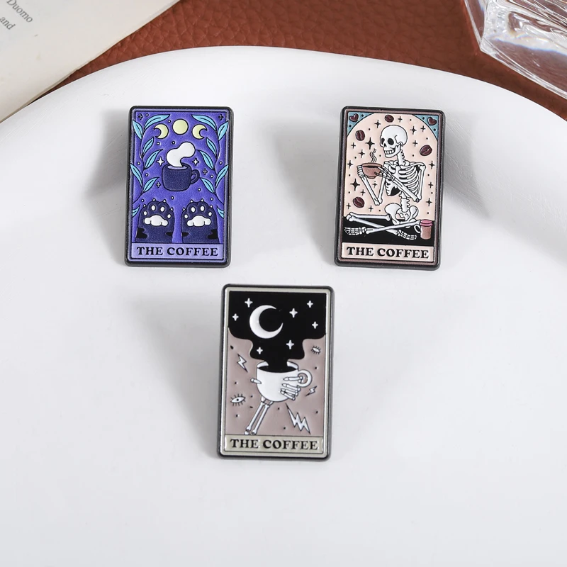 فاسق القوطية القهوة القط التارو المينا دبابيس الهيكل العظمي شرب القهوة دبابيس شارة التلبيب هالوين مجوهرات هدية للأصدقاء