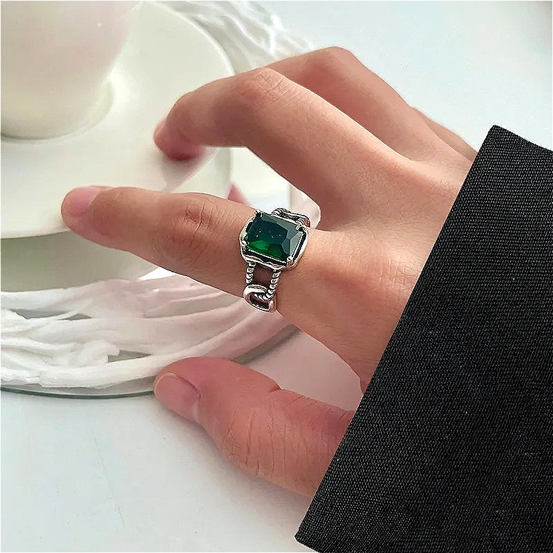 

Women's Light Luxury Influencer-Style Ring - Colorful Zircon Heart Design Non-Fading Niche Fashion Hot Sale Jewelry wholesale