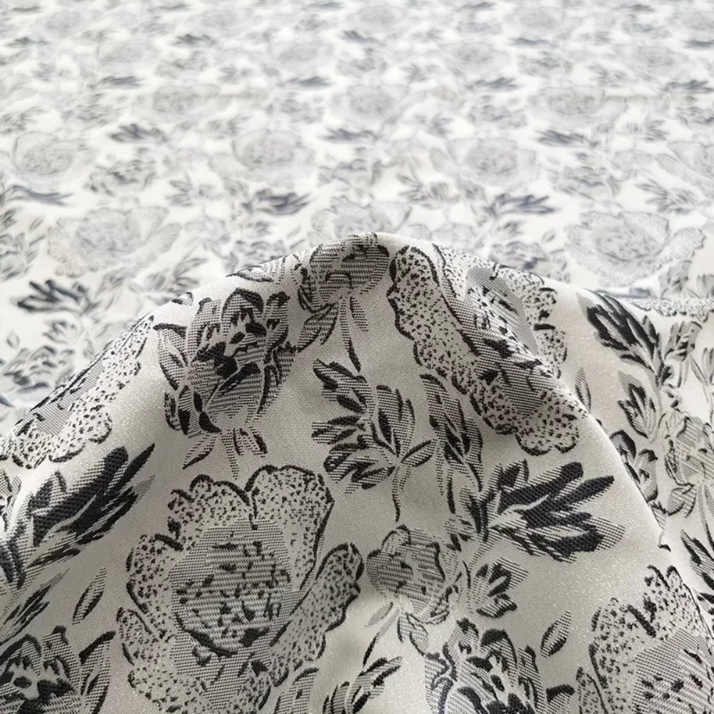 

Европейская жаккардовая ткань, окрашенная в пряжу для платья, парчовая ветровка, трехмерная ткань для одежды с цветами, шитье своими руками во дворе