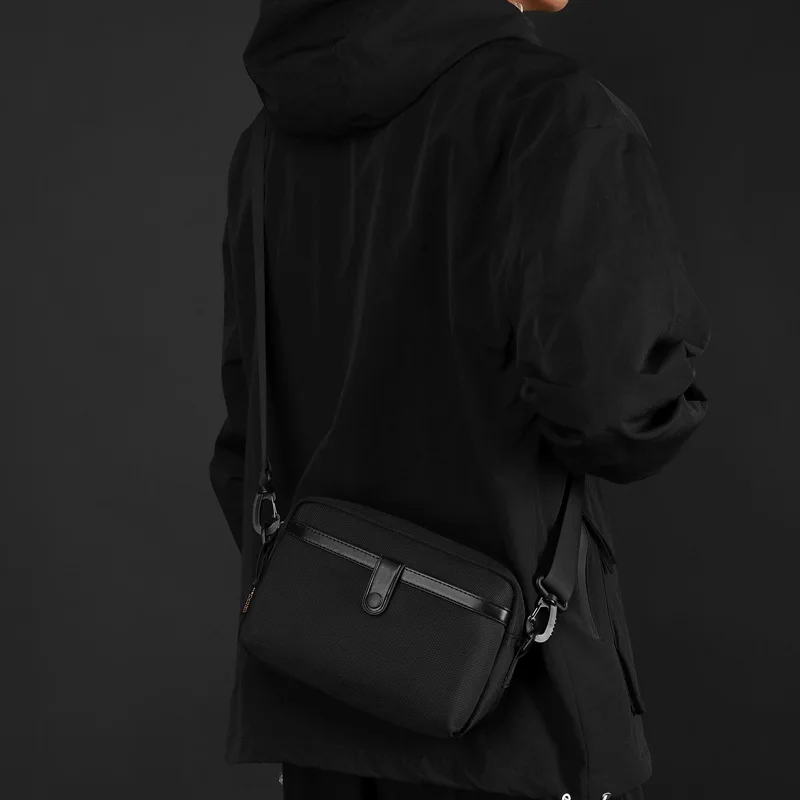 Men's waterproof nylon cloth shoulder bag leisure commuting light oblique span large capacity shoulder bag