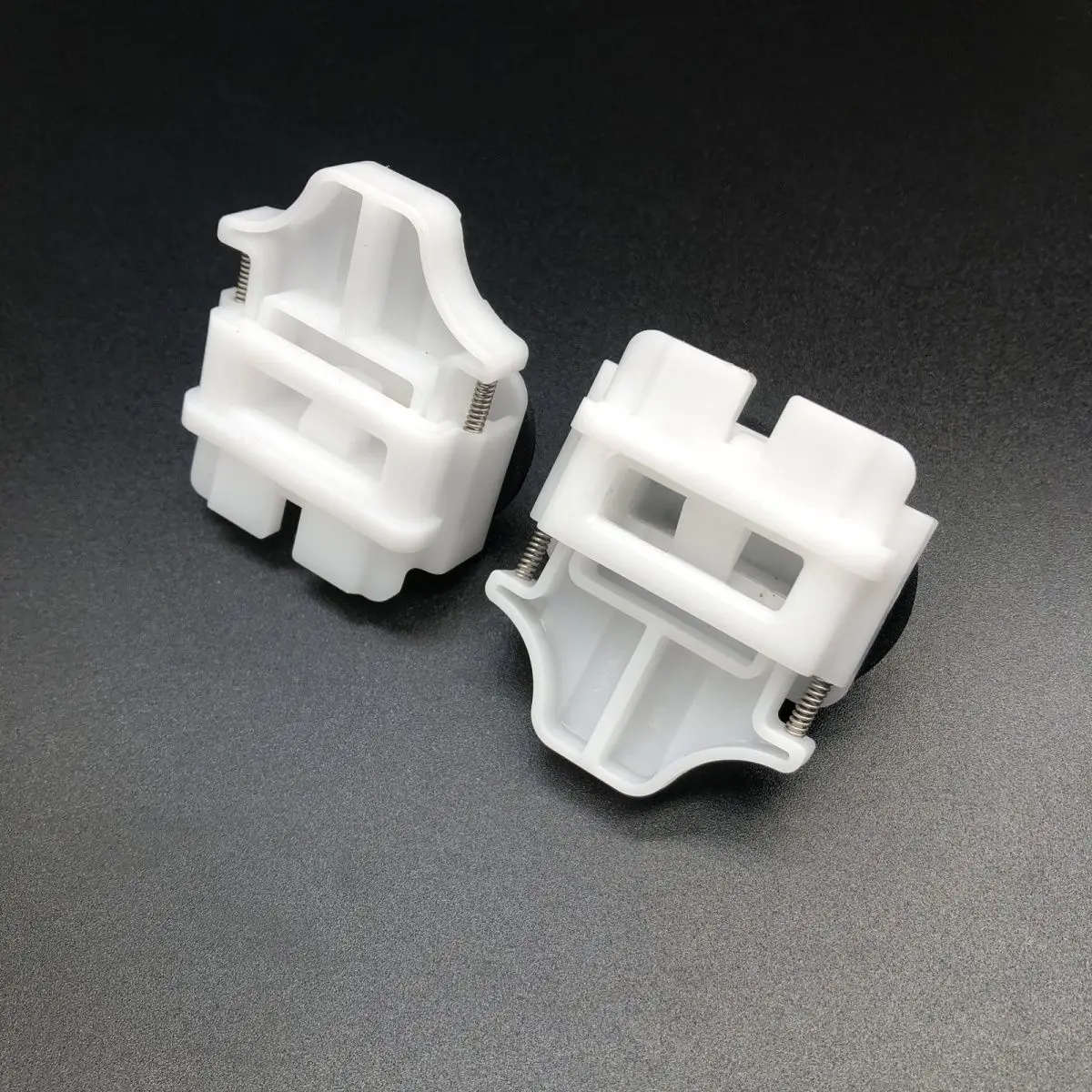 

2020-2023 Tesla model 3 rear seat fixed buckle spring buckle new rear seat original factory lock accessories