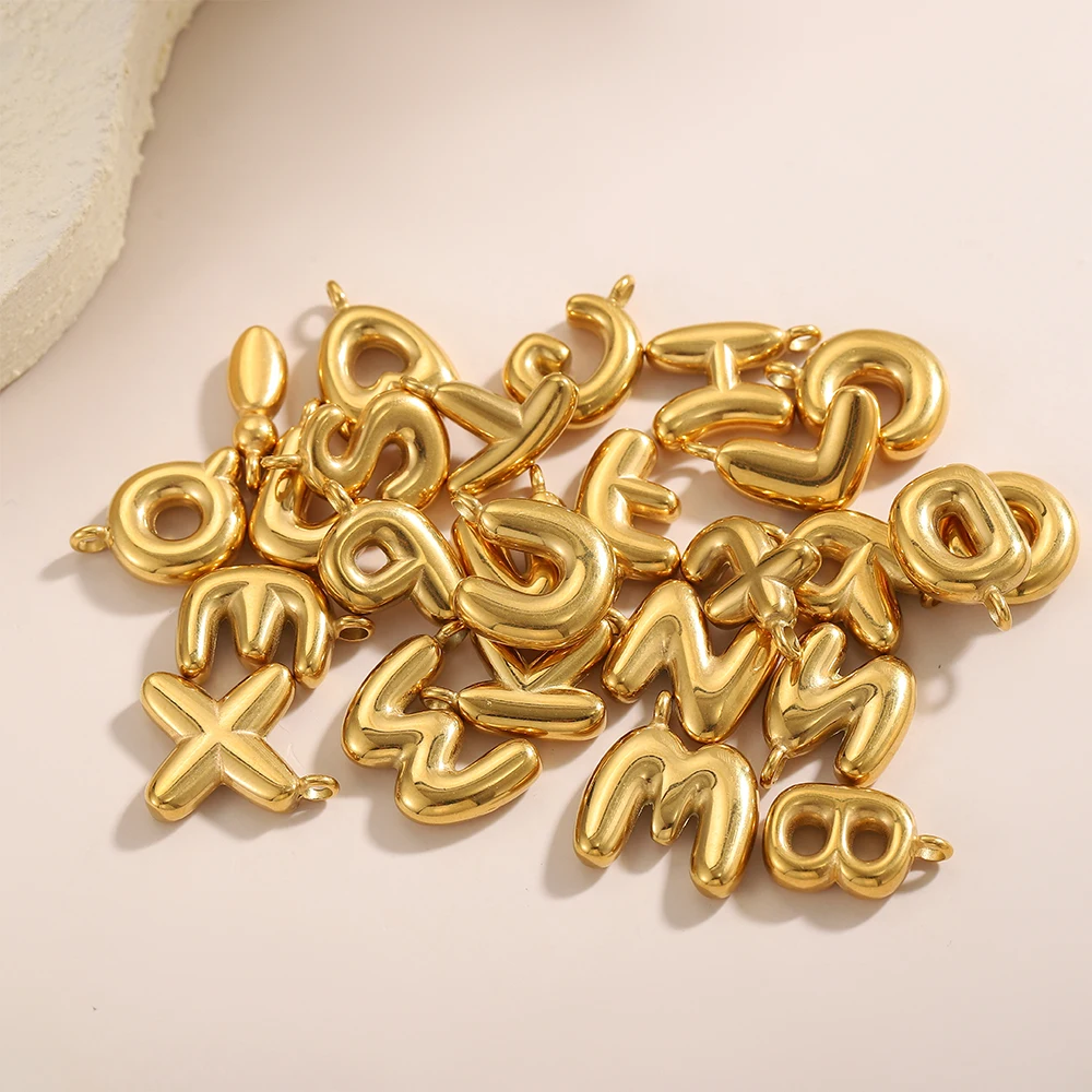 CARLIDANA 3 Stück Hochglanzpolierte Vergoldete Edelstahl 26 Englische Buchstaben Anhänger Charms für DIY Halskette Armband – Detail 6