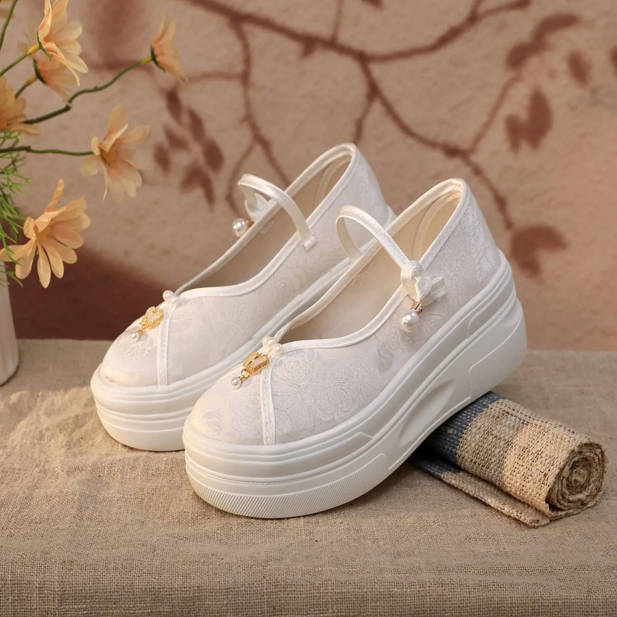 

2026 Women's White Beige Green Pearls Decor Platform Mary Jane Shoes Casual Oriental Style Pumps Q-225