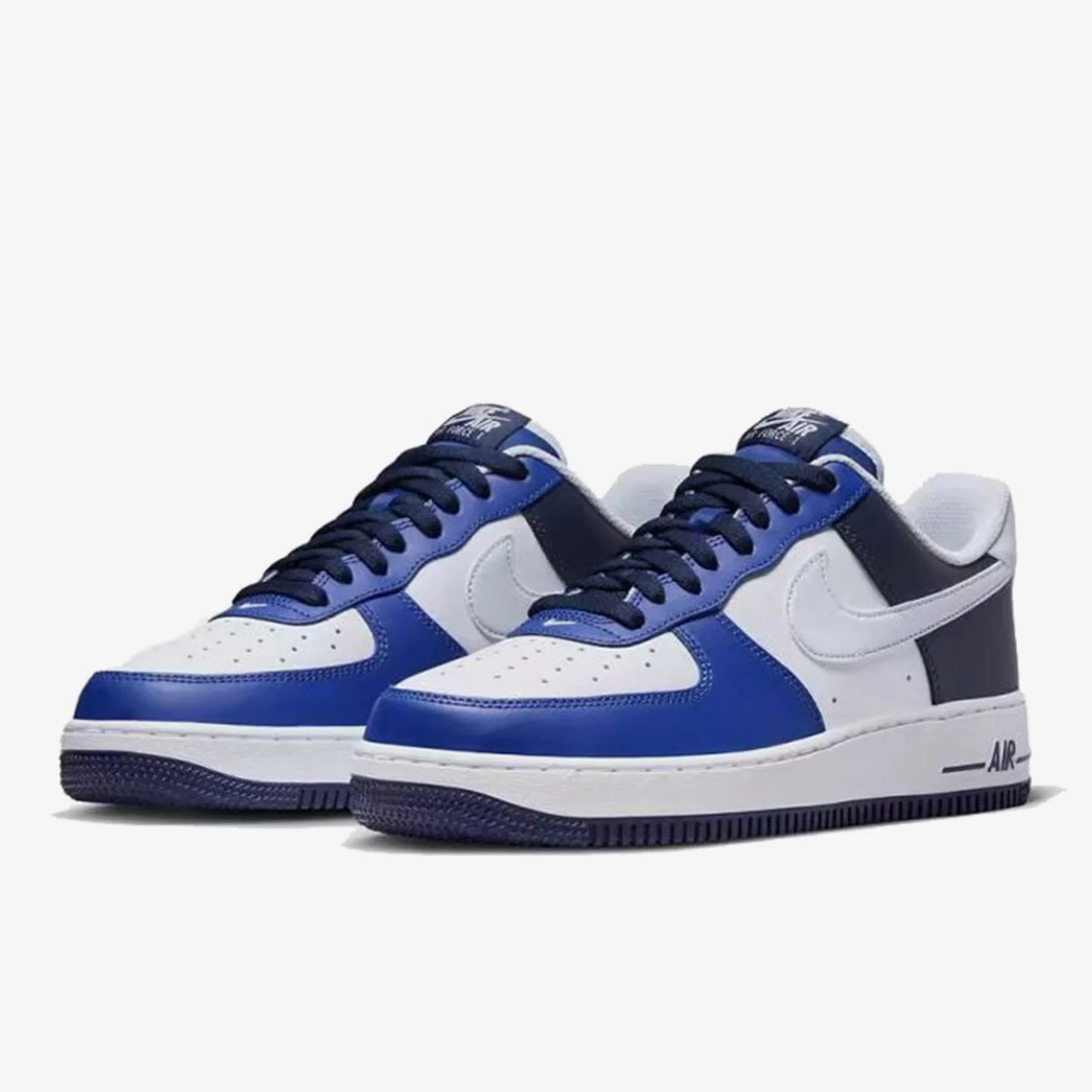 حذاء Nike الرسمي الأصلي للرجال Air Force 1 حذاء رياضي منخفض الارتفاع متين FQ8825-100