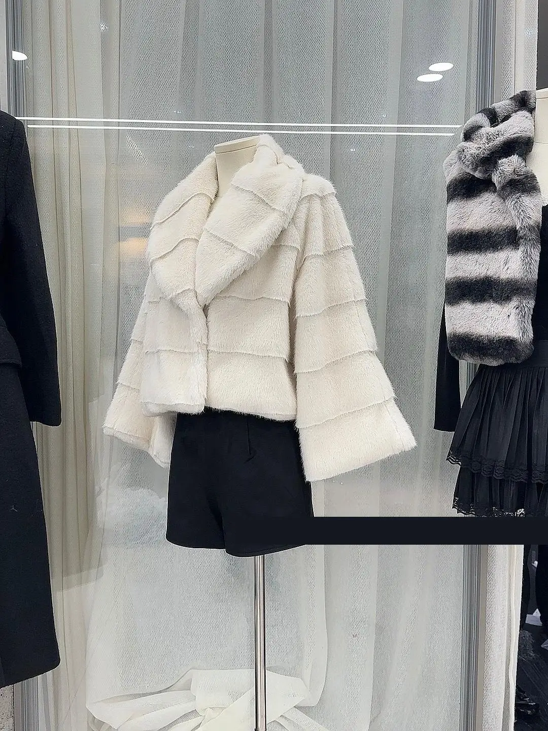 Women's Autumn Winter Elegant Long Sleeve Turn Down Collar Faux Mink Hair Loose Coat Lady Solid Color Faux Fur Short Outwear