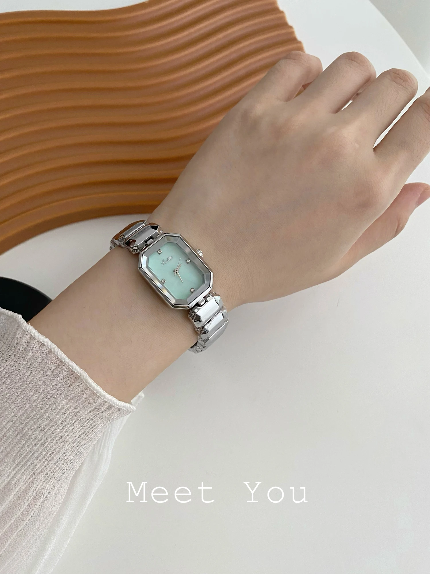 Элегантный перламутровый циферблат, винтажный браслет, мягкий роскошный квадратный браслет, стильные и минималистичные женские часы.