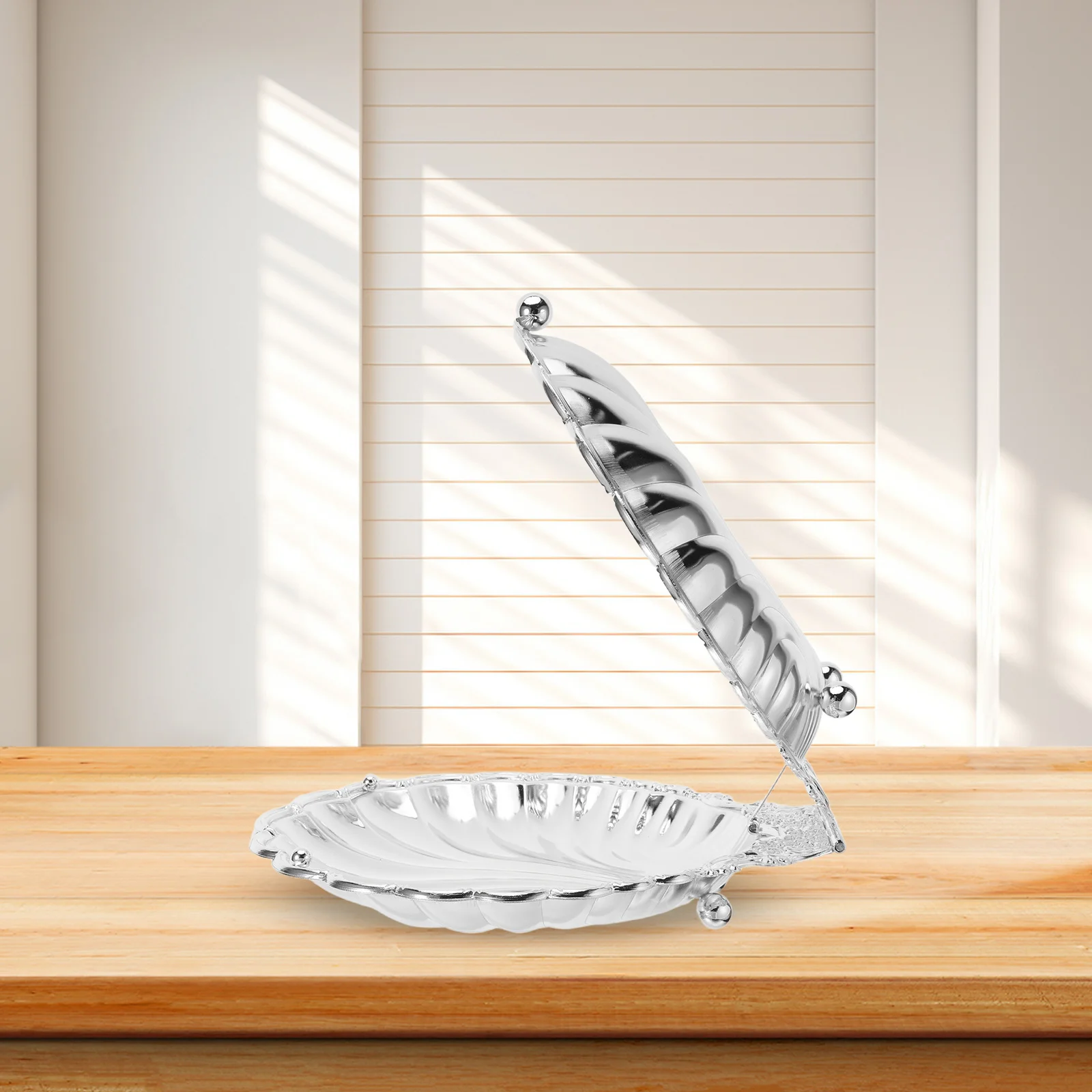 

Retro Seashell Fruit Serving Tray Silver Shell Shape Metal Plate Tabletop Centerpiece Bowl For Nuts Desserts Appetizers