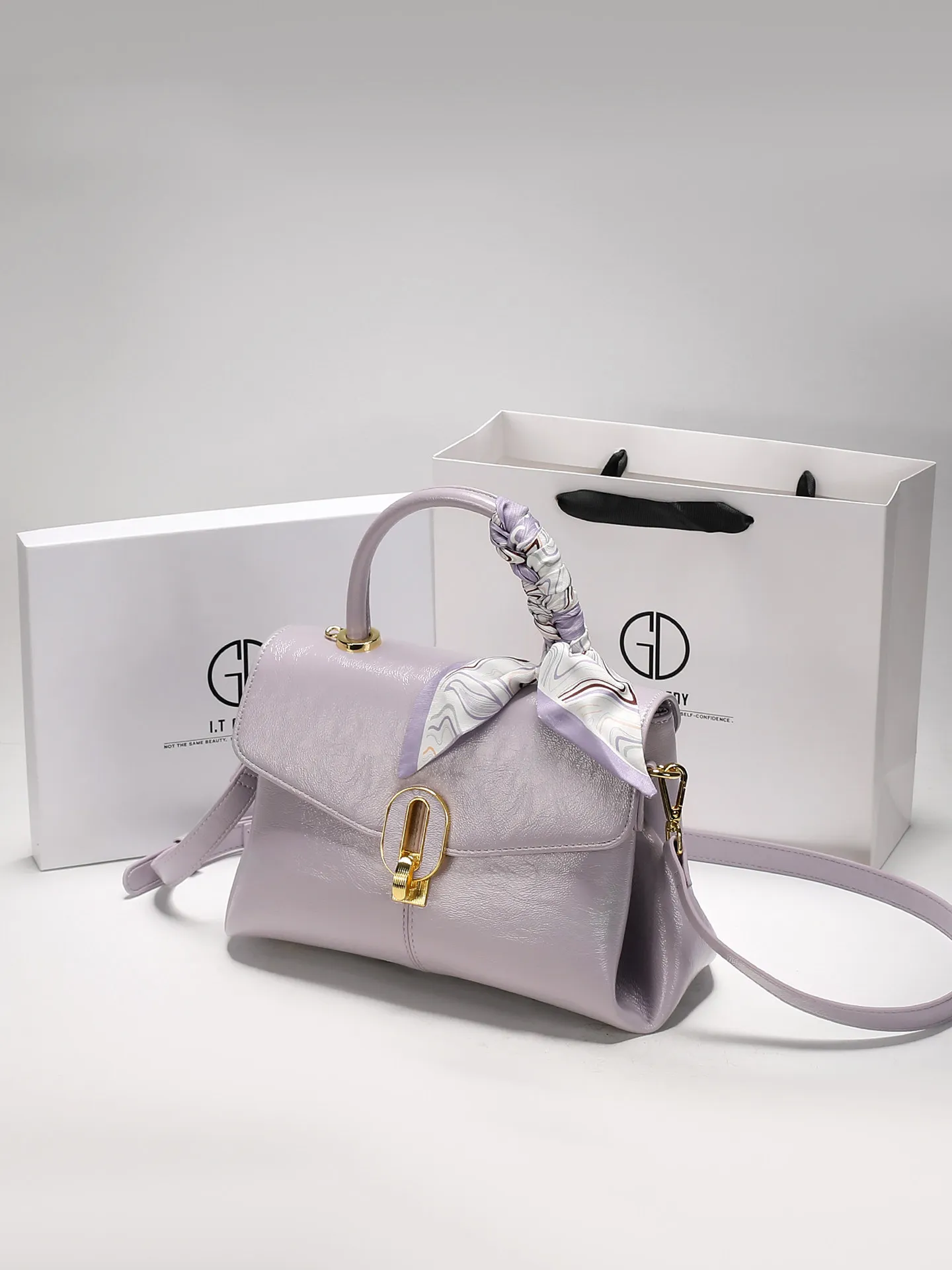 

Роскошная и элегантная квадратная сумка-клатч с изящными платками и уникальной вощеной кожей, новая модная женская сумка через плечо 2026 года