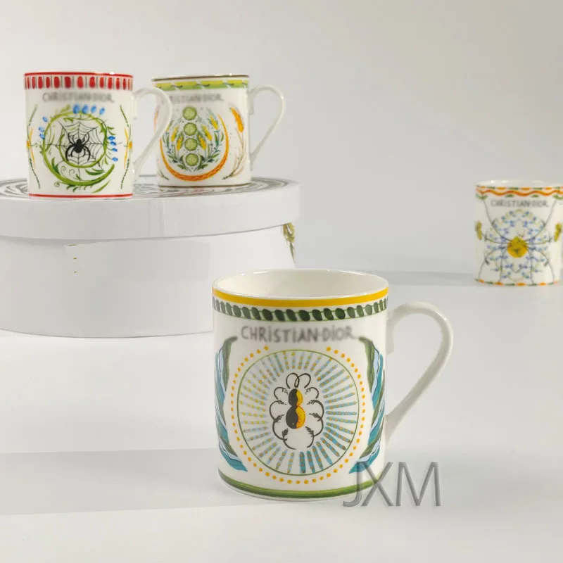 

Кружка с крышкой, изолированная чашка, кофейная чашка, офисная домашняя настольная чашка для воды, сказочная чашка, подарочная кофейная чашка
