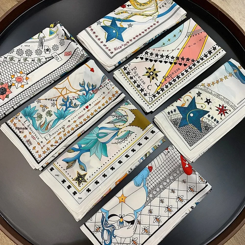 Offre spéciale de la saison nouvel été Tarot carte destin amant série imprimé soie carré écharpe femmes à la mode petit carré en soie S