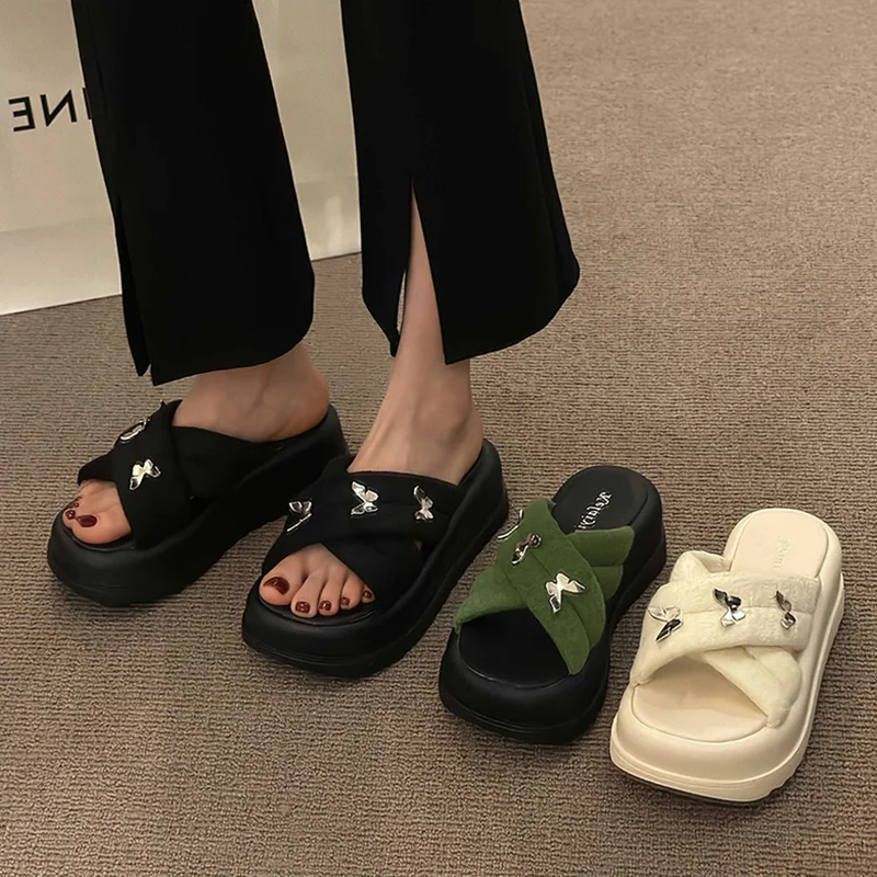 Schoenen Slippers Casual Slipers Vrouwen Schalie Vrouw Strand Platform Glijbanen Luxe 2024 Sabot Mode Schoenen Zomer Klompen Vrouw Huis