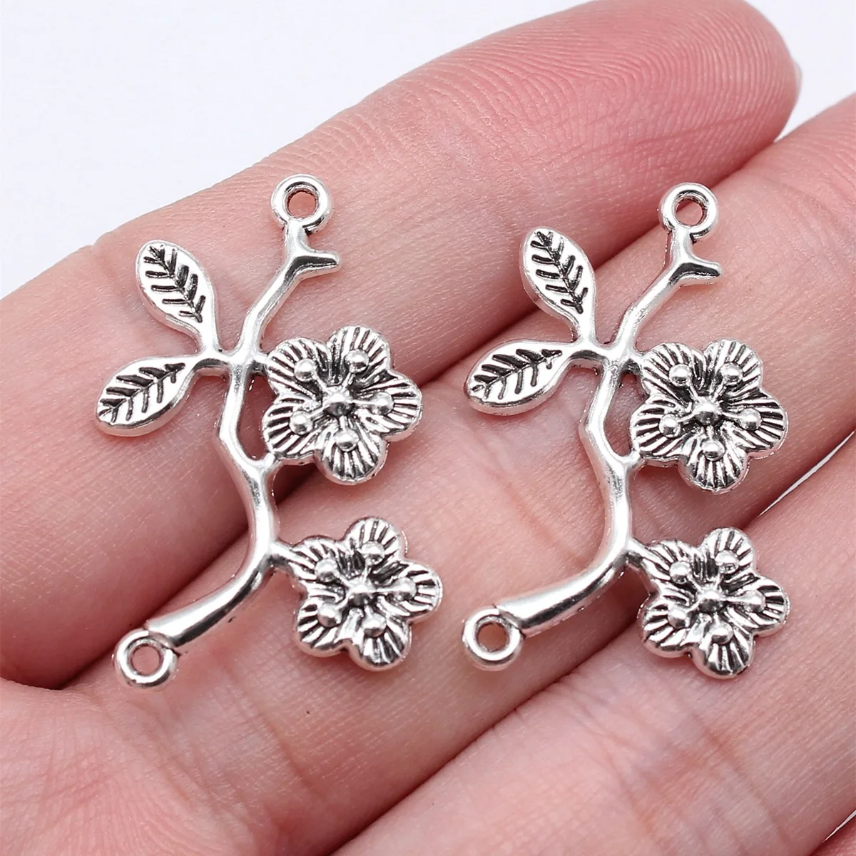 WYSIWYG 10 sztuk 32x24mm antyczne srebro kolor kwiat oddział Charms złącze dla DIY tworzenia biżuterii ręcznie robione komponenty do biżuterii