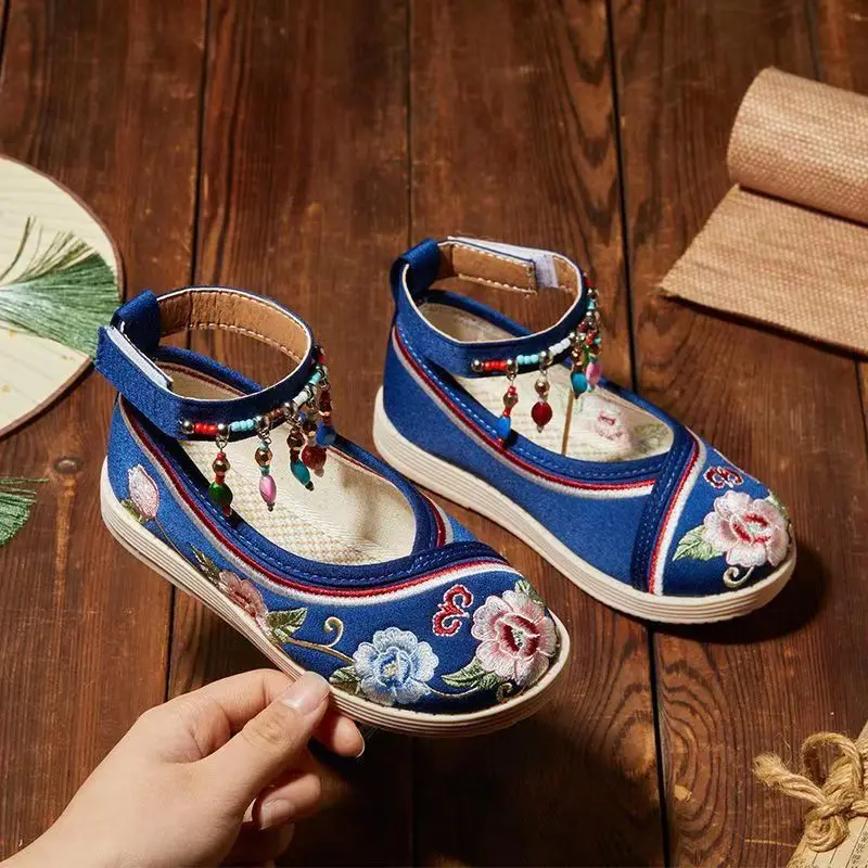 New Children's Ethnic Style Embroidered Canvas Shoes Non Slip Rubber Sole Linen Insole Breathable Hook Hanfu Shoes For Girls