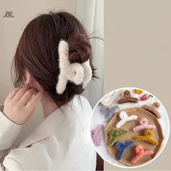 Korean Style Winter Plush Hair Claw Faux Fur Elegant Hairpins For Women Hair Clip Crab Clip Headwear Girls Hair Accessories