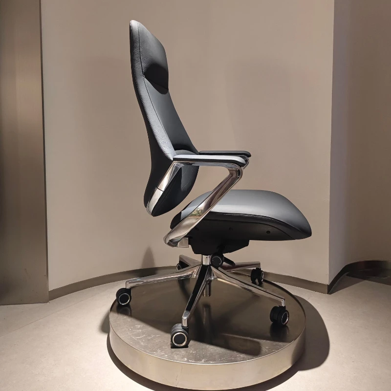كرسي مكتب ناعم بمسند للذراعين، طويل القامة، مصمم حديث، كرسي مكتب مريح من الجلد، أثاث مكتبي سيلا دي إسكريتوريو #4