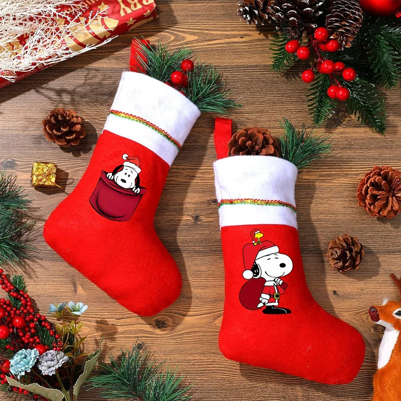 1 Pcs Snoopy Christmas Stockings Peanuts Santa Socks Fashion Cute Soft and Comfortable Best Selling New Styles Xmas Decoration