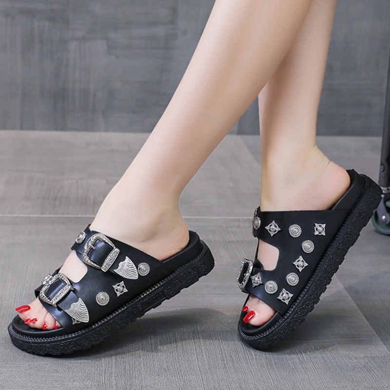 Fashion Women Summer Punk Slippers Thick Bottom Metal Decoration Outdoor Non-Slip Sandal Flip Flop Casual Shoe For Female 35-42