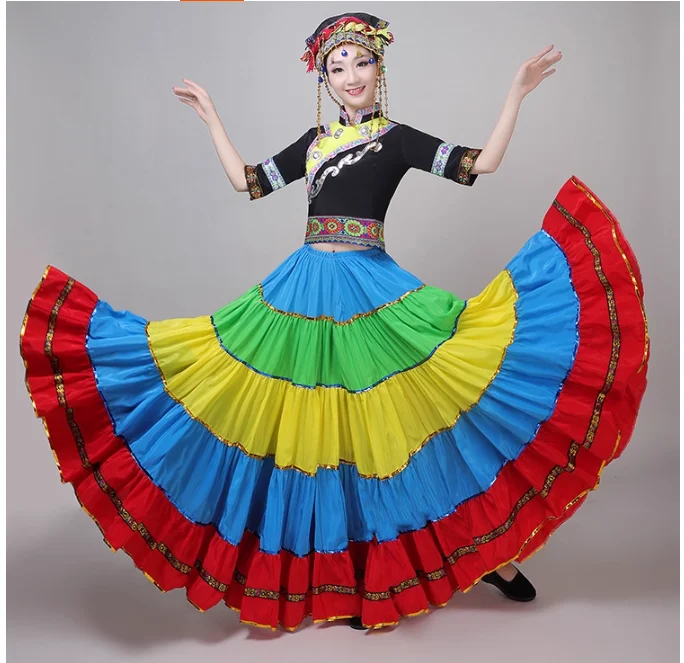 

Юньнань Лианшань открывающийся танец, ослепительная юбка, фестиваль факелов, этническая одежда И