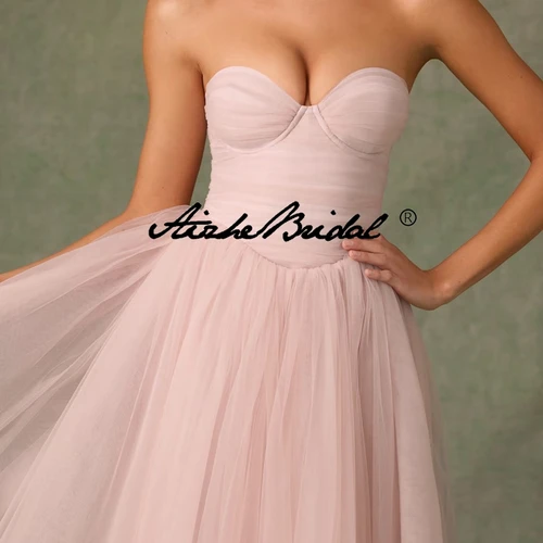 Abbigliamento da festa e vacanza