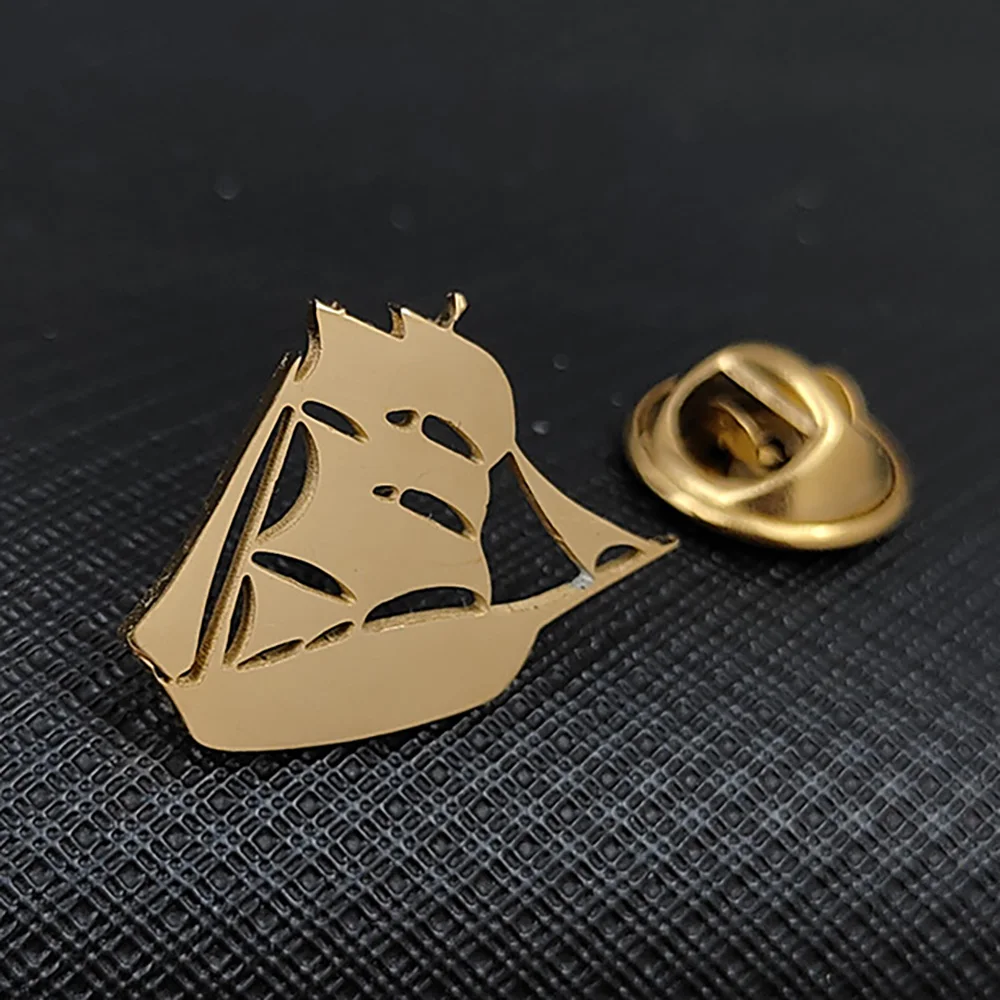 Stainless Steel Sailboat Brooch Vintage 18K Gold Plated Lapel Pin Sailing Ship Shape Good Luck Jewelry Suit Shirt Accessories