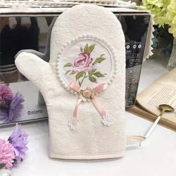 Retro Lace Oven Mitts Padded Microwave Oven Gloves Heat Insulation Anti-Scalding French White Pearl Kitchen Gloves Accessories