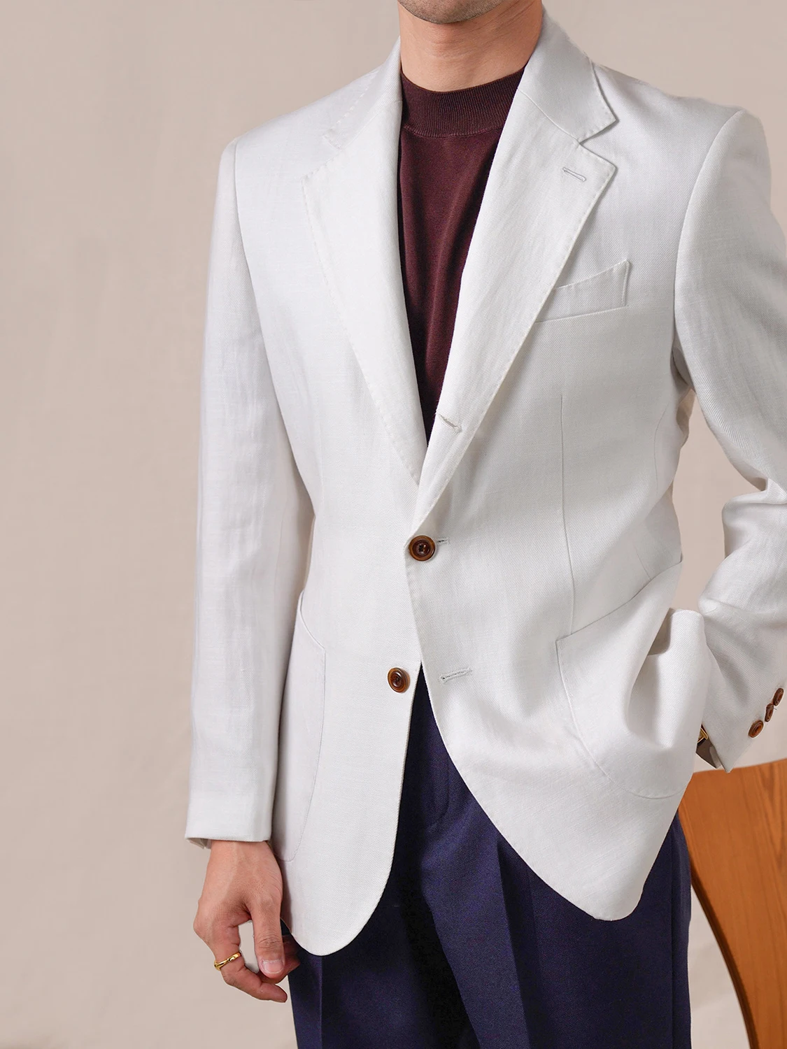 

Мужской льняной пиджак (25% лен) белого/темно-синего цвета, повседневный, однобортный, с накладными карманами, легкий, дышащий, летний, костюмный пиджак