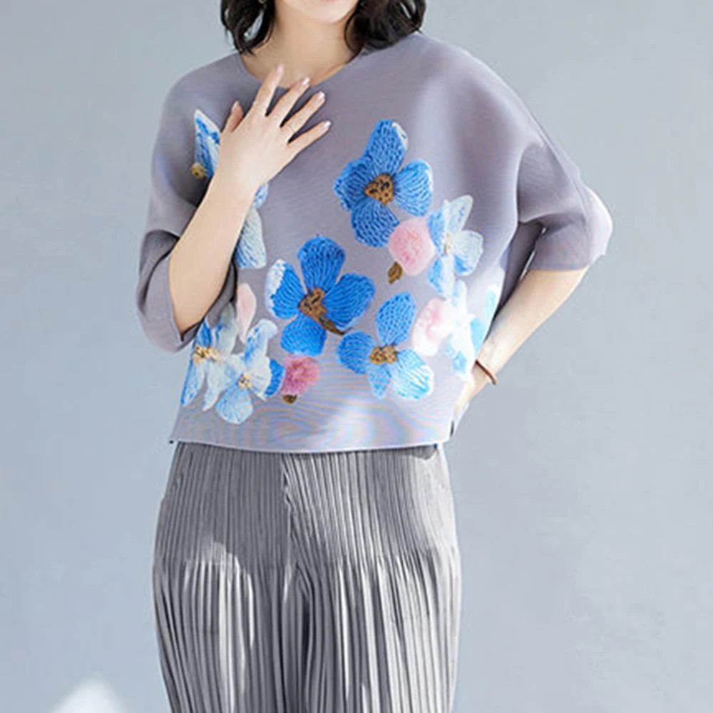 Folds 2025 new large-size women's clothing, thin and belly-covering temperament  loose short-sleeved printed T-shirt for women