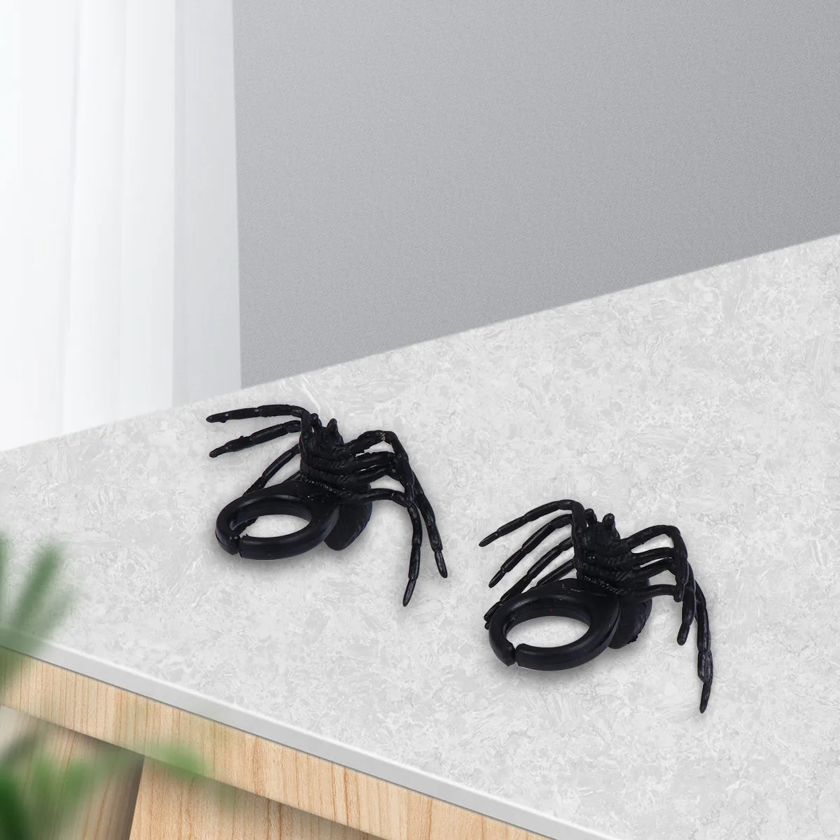 

20 PCS Spider Ring Plastic Plaything Black Halloween DIY The Decoration Luminous