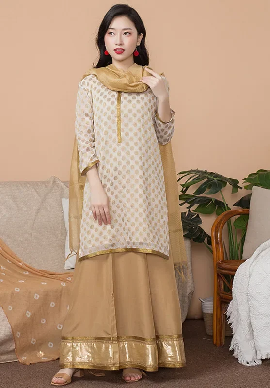 

Indian Women's Elegant Style Silk Imported Clothing