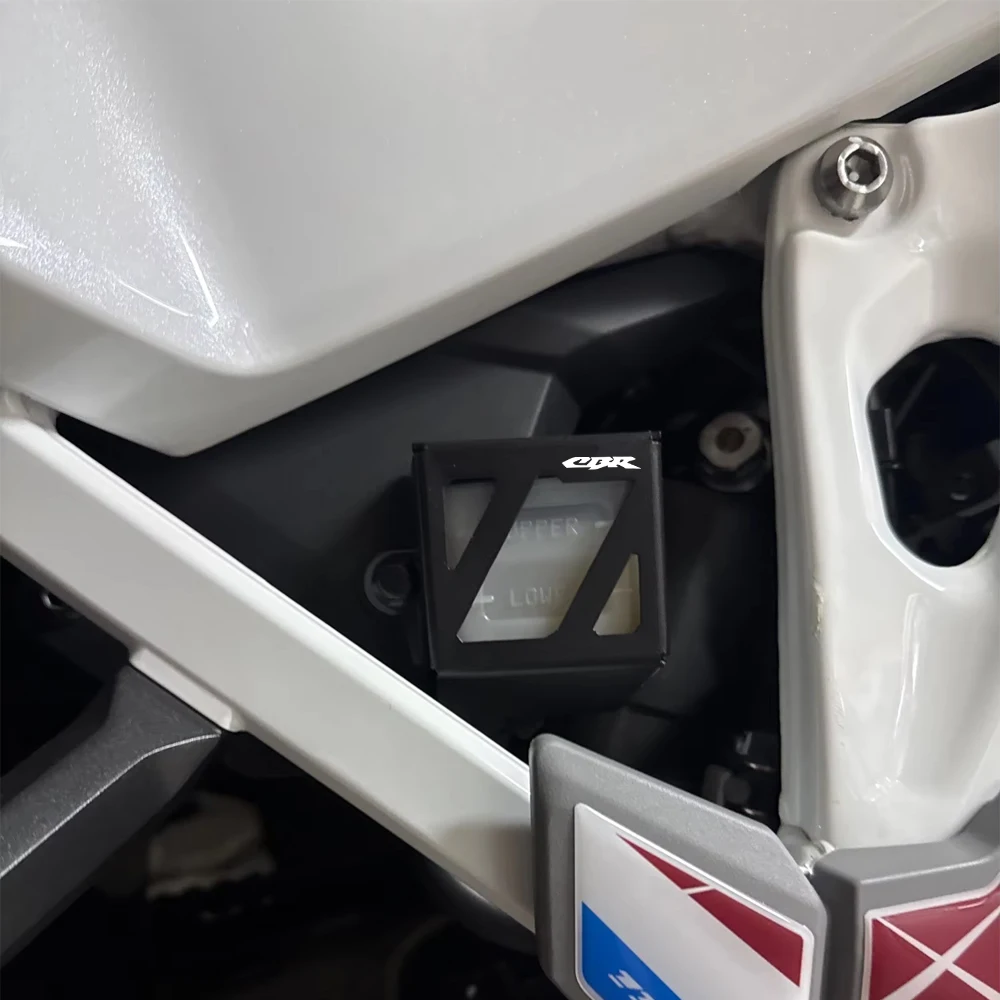 Rear Brake Fluid Reservoir Cap Cover Guard For Honda CBR1000RR SP CBR 1000 RR RR-R CBR1000RR-R Fireblade 2020-2024 2025 2026