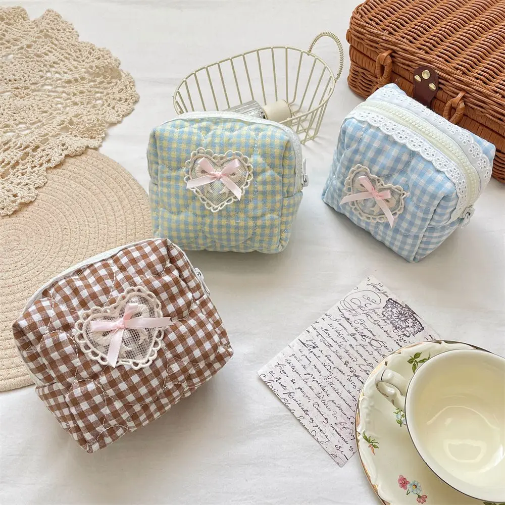 Quilted Portable Cosmetic Bag Lace Heart Bow Heart-shaped Zipper Coin Purse Three-dimensional Bow Space Saving