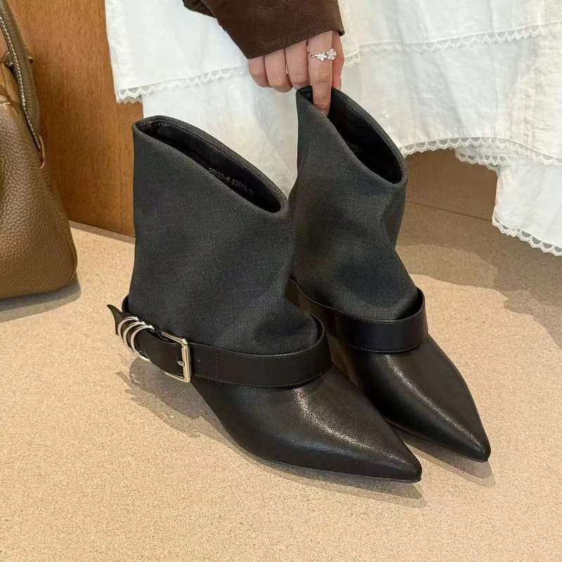 

2025 модный хит продаж, осенне-зимние простые короткие сапоги в стиле ретро на толстом каблуке с поясом, женские ботинки с острым носком