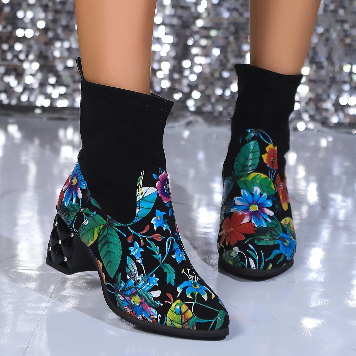 

Winter Women keep warm Flower Embroider Ankle Boots Fashion Rhinestone Square Heels Motorcycle Short Boots ethnic style Boots